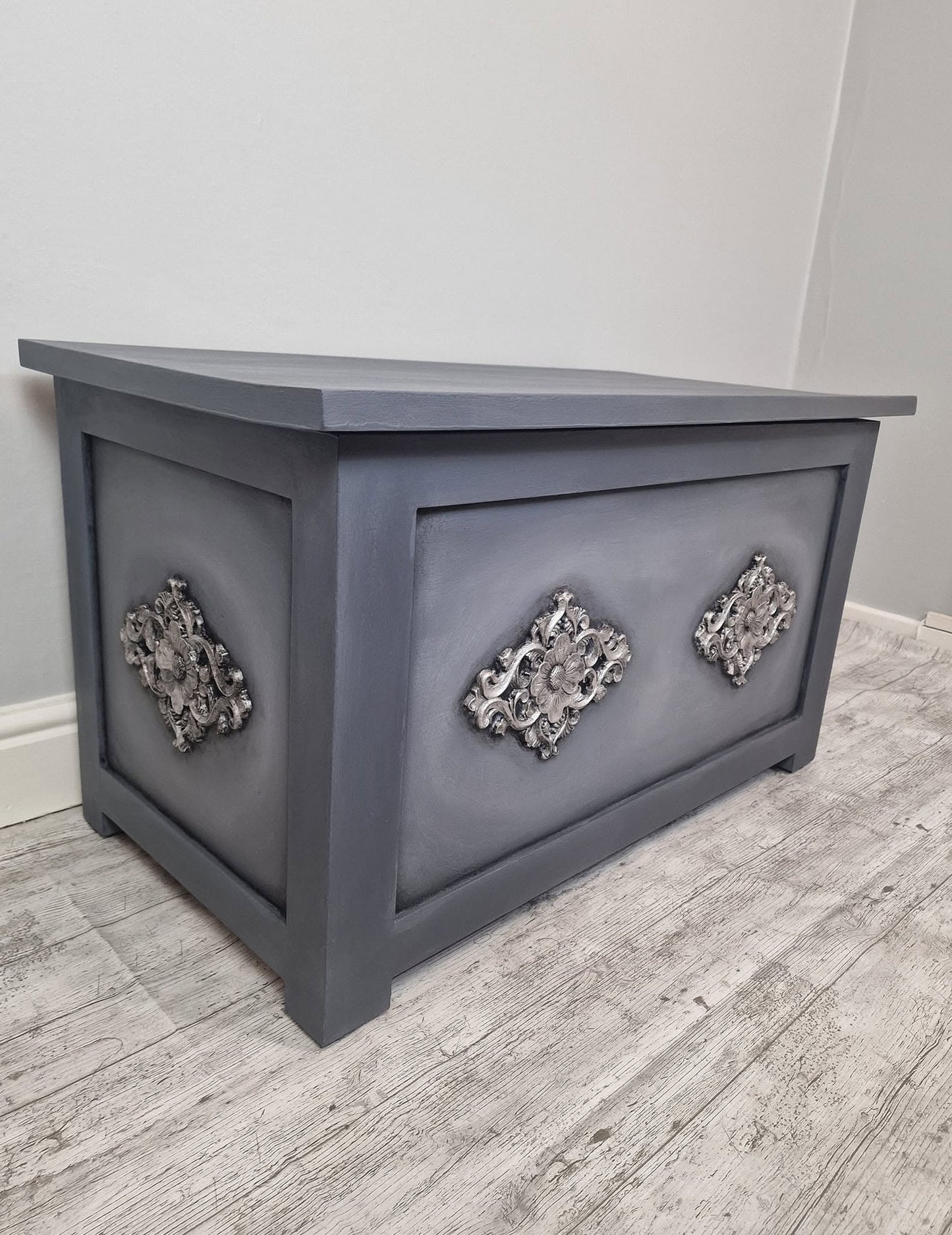 COMMISSION - The Modern Heirloom Chest